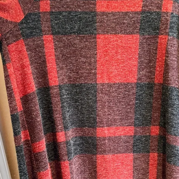 🧨 2/$15 -Chic Soul Plaid Open-Front Cardigan - Red and Black - Picture 6 of 7